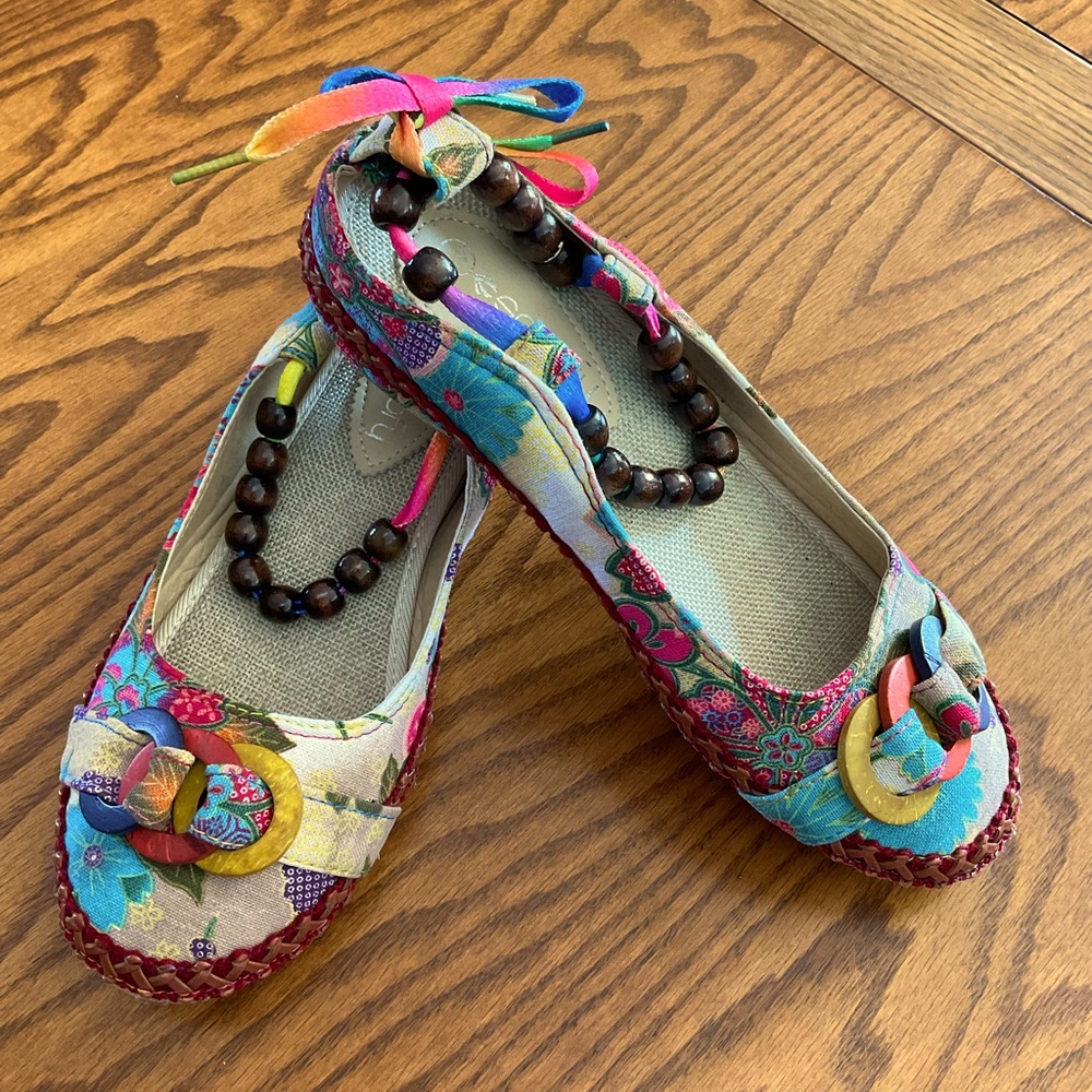NWOT Boho Chic Cute Slipper Shoes With Beads, Ribbons & Floral Patterns, Sz 41